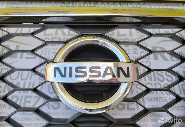 Решетка радиатора в сборе передняя Nissan Terrano