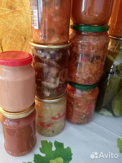 Домашние заготовки(соленья, салаты, варенье)