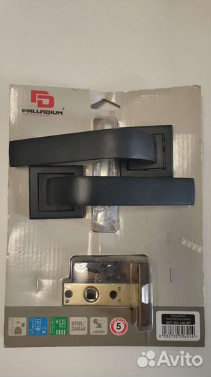Комплект дверных ручек Palladium новые