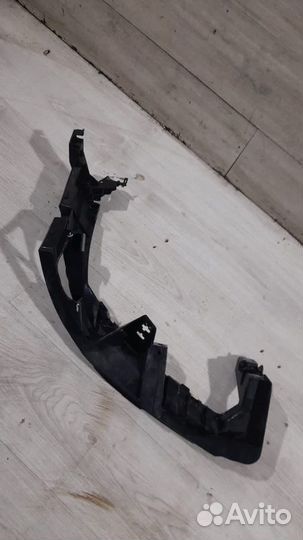 Кронштейн бампера передний левый Mercedes M Class