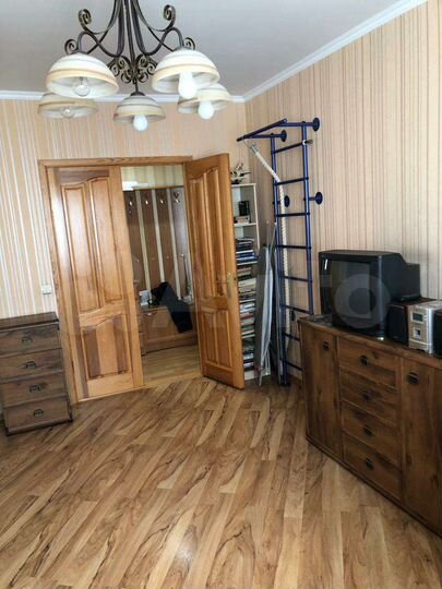 3-к. квартира, 65 м², 2/10 эт.