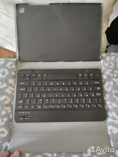 Чехол с беспроводной клавиатурой для планшета