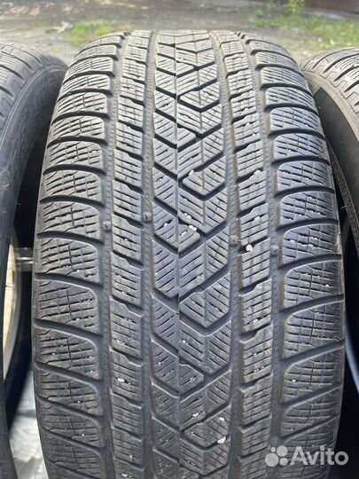 Pirelli Scorpion Winter 275/40 R22
