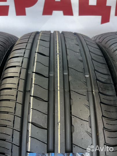 Royal Black Royal Performance 255/35 R20 111V