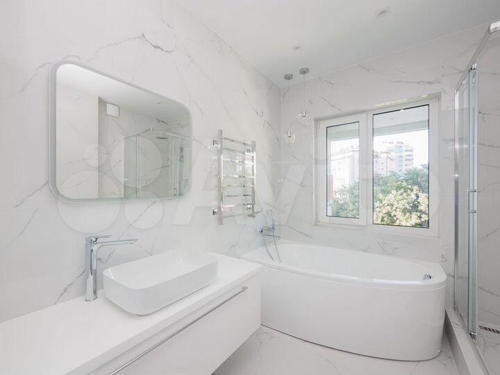 4-к. квартира, 189 м², 8/18 эт.