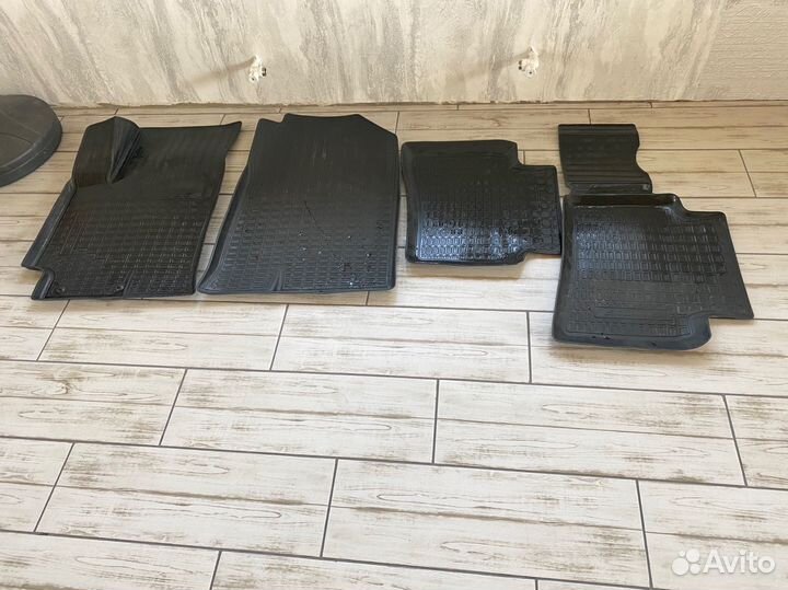 Автомобильные коврики резиновые в Хендай Солярис