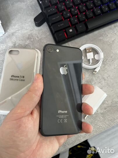 iPhone 8, 64 ГБ