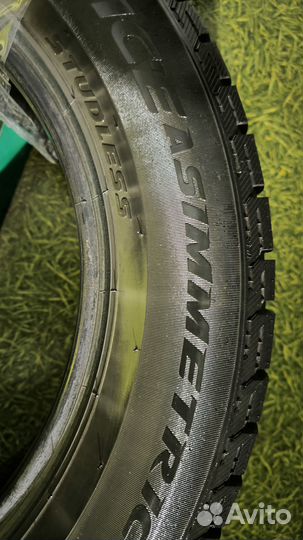 Pirelli Ice Zero Asimmetrico 215/60 R16