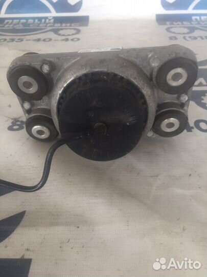 Подушка крепления двигателя Land Rover 494 405