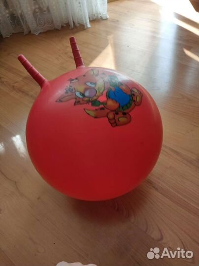 Мяч для прыжков с ручками. Фитбол