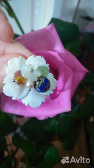 Кольцо из перламутра