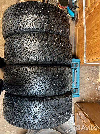 Michelin X-Ice North 4 235/45 R18 98Y