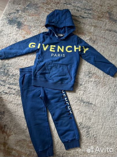 Спортивный костюм givenchy