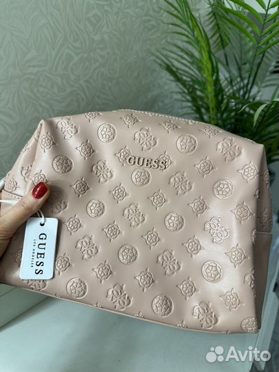 Косметичка guess