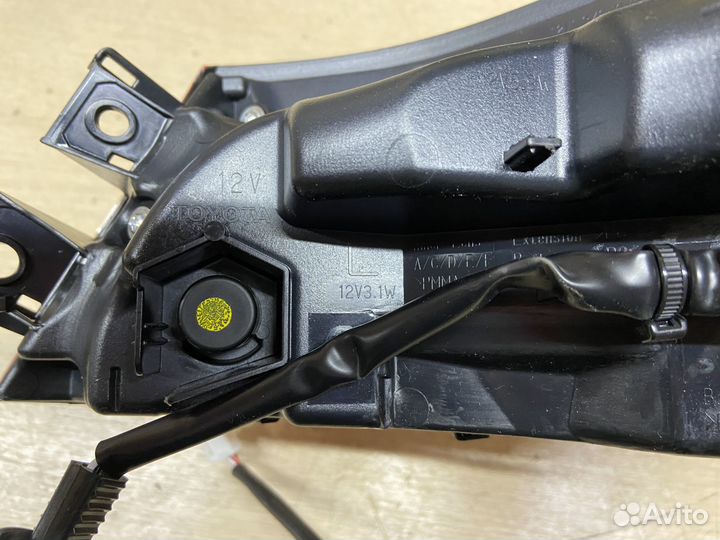 Фонарь задний наружный левый LED Toyota Camry 70