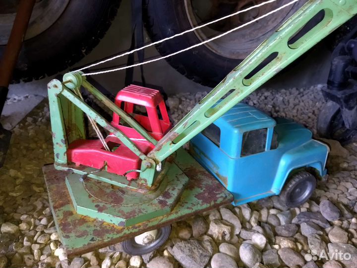 Игрушка грузовик кран ЗИЛ 130 автокран СССР