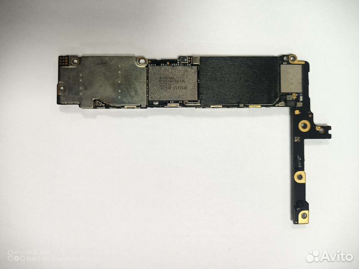 Материнская плата на iPhone 6 plus