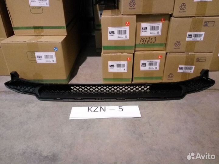 Решетка в бампер нижняя Хендай Солярис 2