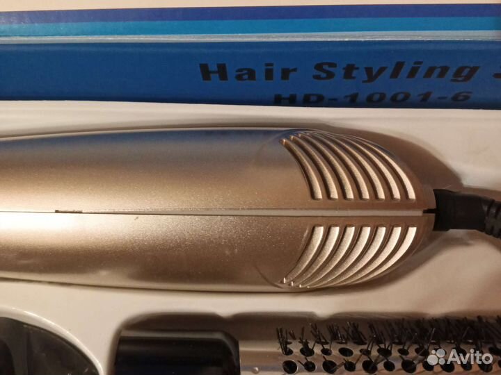 Фен с насадками для волос