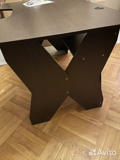 Компьютерный стол игровой