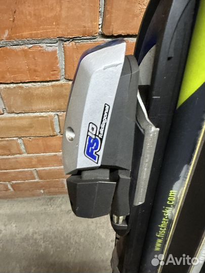 Горные лыжи и ботинки