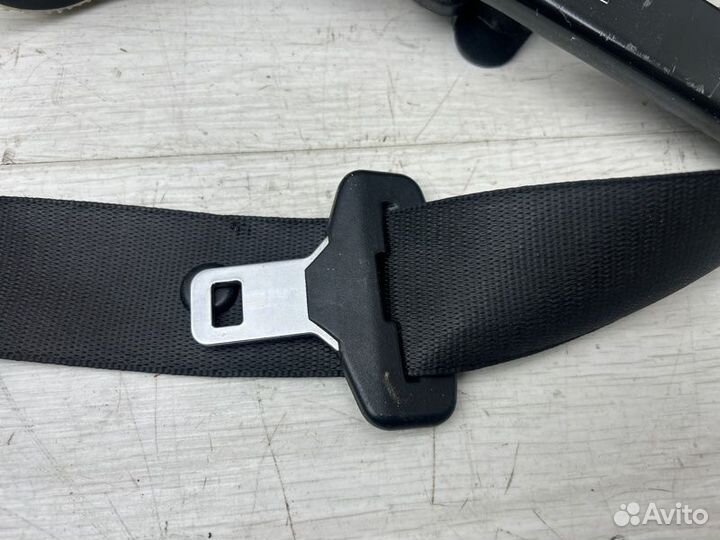 Ремень безопасности передний правый Land Rover
