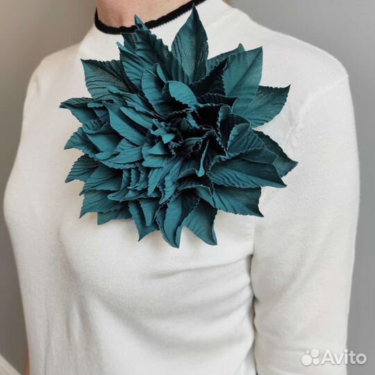 Большая брошь цветок из ткани, брошь астра