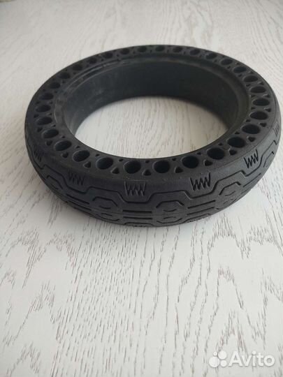 Новая литая шина для электросамоката