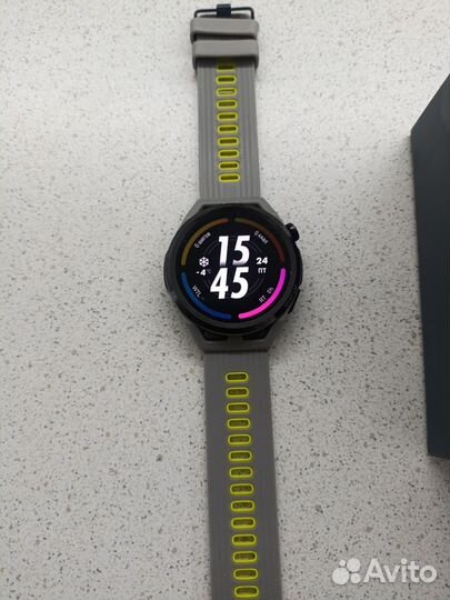 Смарт часы huawei gt runner