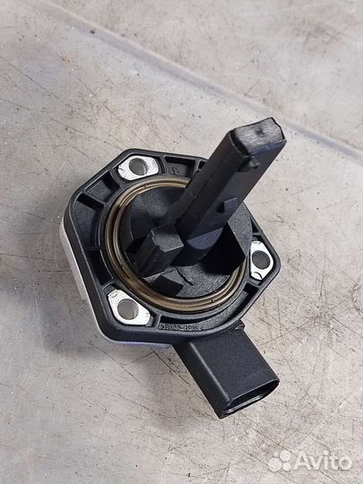 Датчик уровня масла 3.2 3.6 VW Туарег Audi Q7 Каен