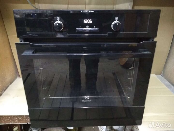 Духовой шкаф Electrolux