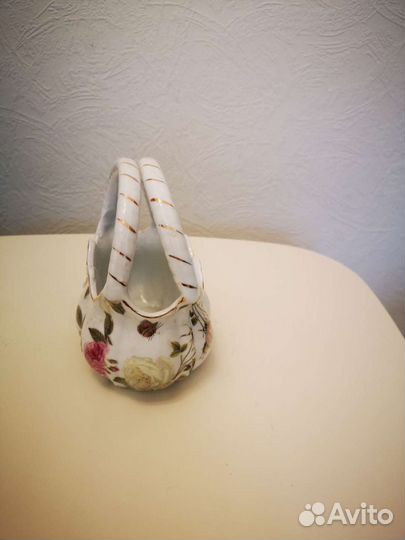 Конфетница фарфоровая