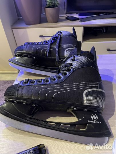 Коньки хоккейные