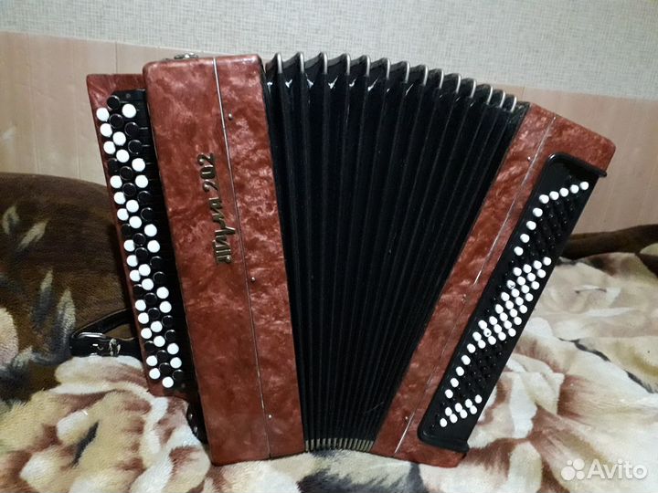 Продаются баяны