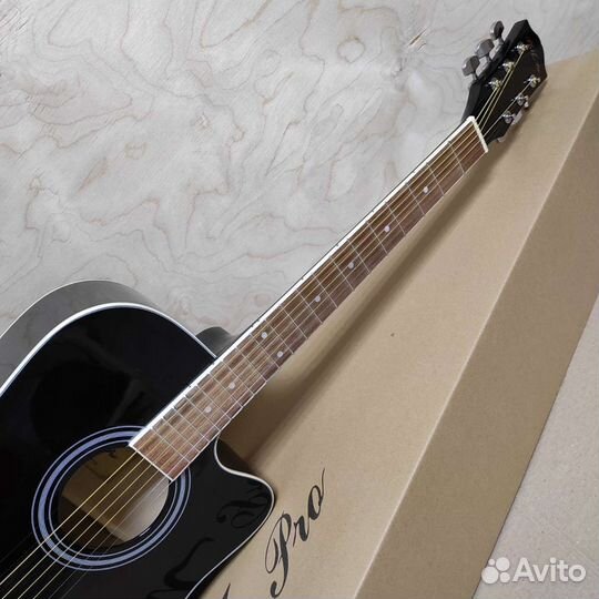 Акустическая гитара новая