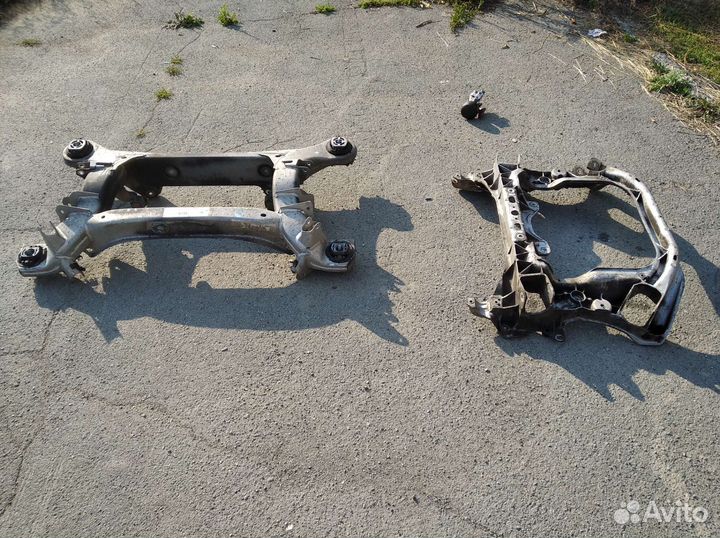 Подрамник Мерседес w220