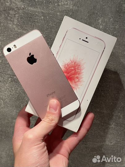 iPhone SE, 32 ГБ