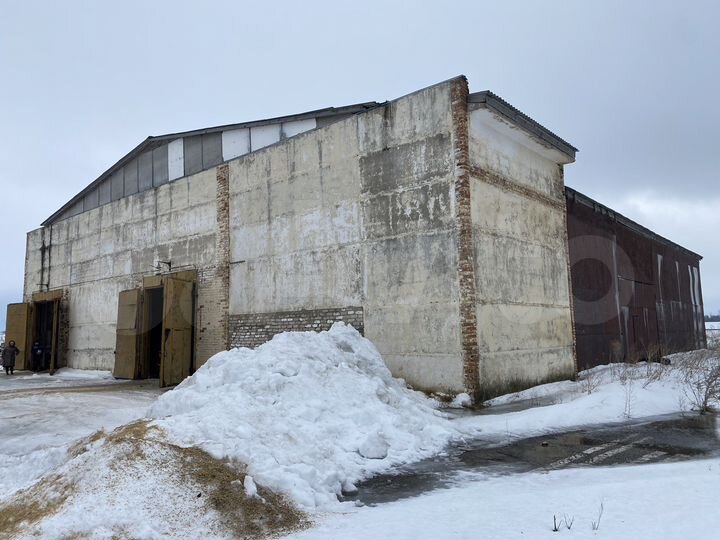 Склад, 930 м²