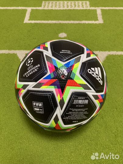 Футбольный мяч adidas лига чемпионов 2022