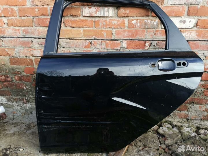 Двери на весту св передняя и задняя левые
