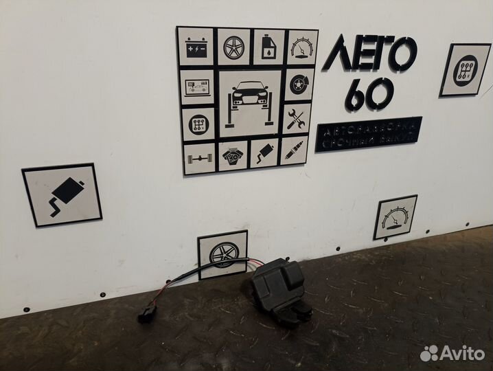 Замок багажника для Nissan Primera P12E