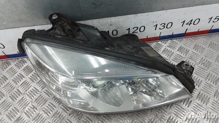 Фара правая Mercedes-Benz C-Class