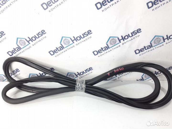 Уплотнитель двери передний Volkswagen Golf 6 1.2