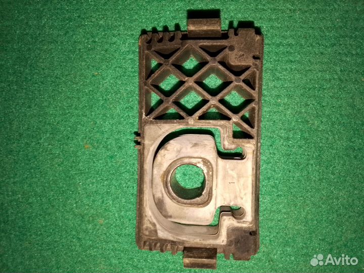 Кронштейн втулка радиатора Volvo XC 60, XC90