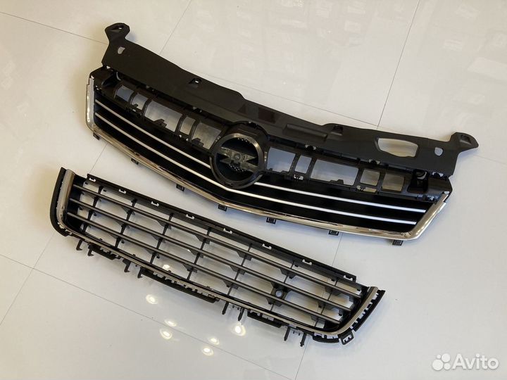 Решетка радиатора Opel Astra H