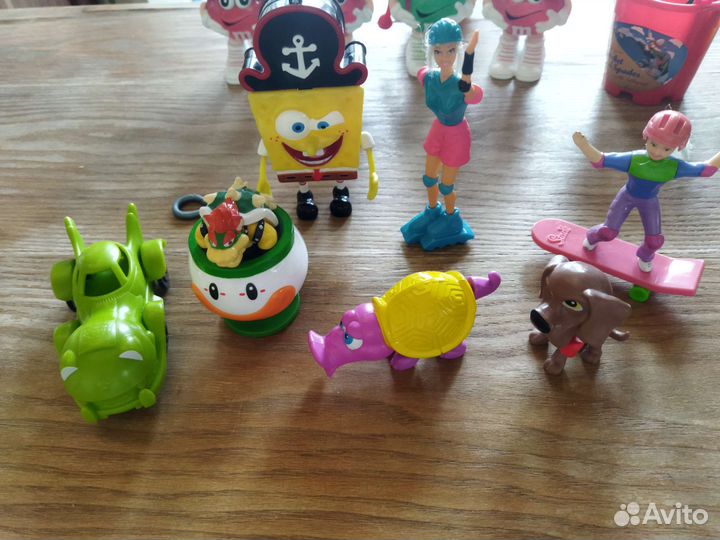 Игрушки из макдональдса, чупа чупс, m& m