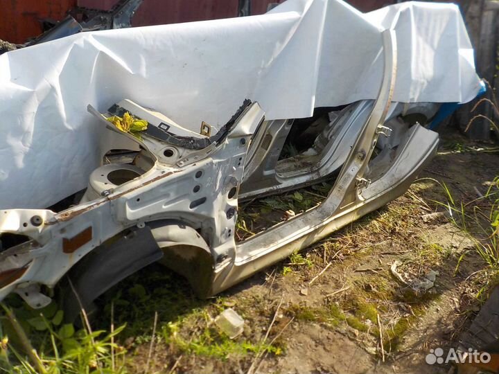 Боковина кузова peugeot 206 левая