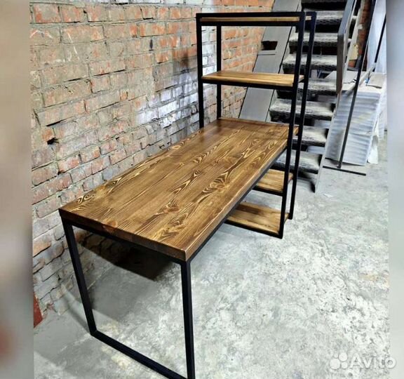 Стол лофт со стеллажом