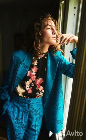 Жаккардовый костюм с цветочным принтом