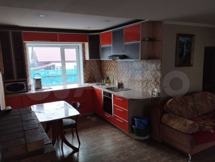 Дом 200 м² на участке 6 сот.